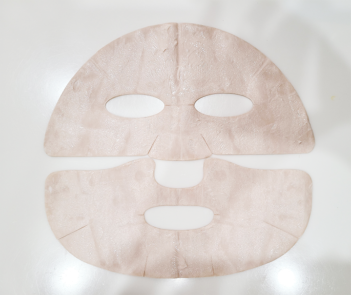 ランコム シートマスクの裏表、使い方について解説する画像。